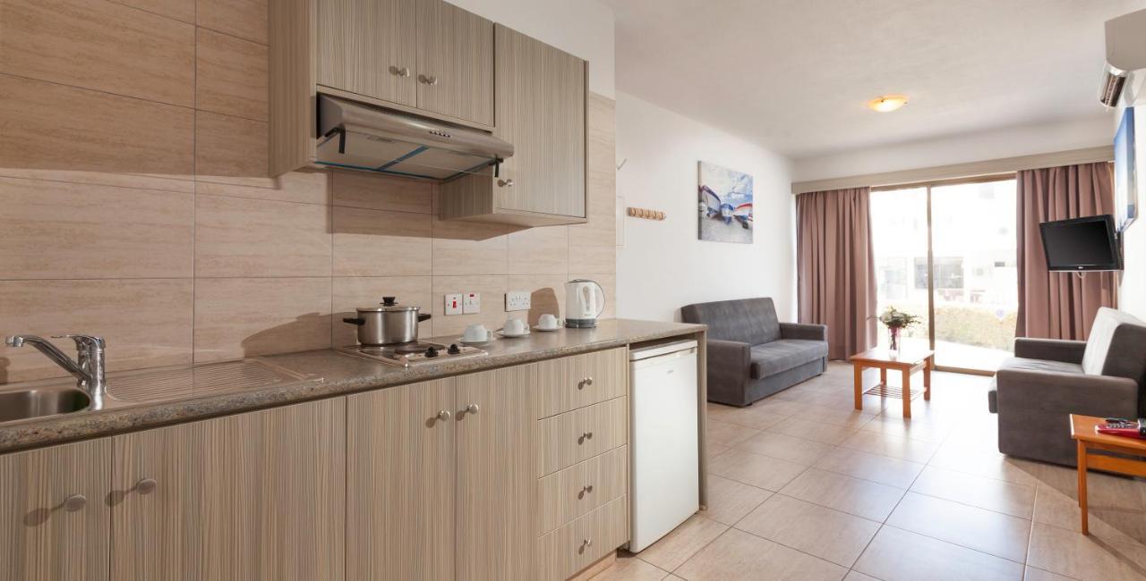 Penelope Beach Hotel Apts Protaras Exterior photo