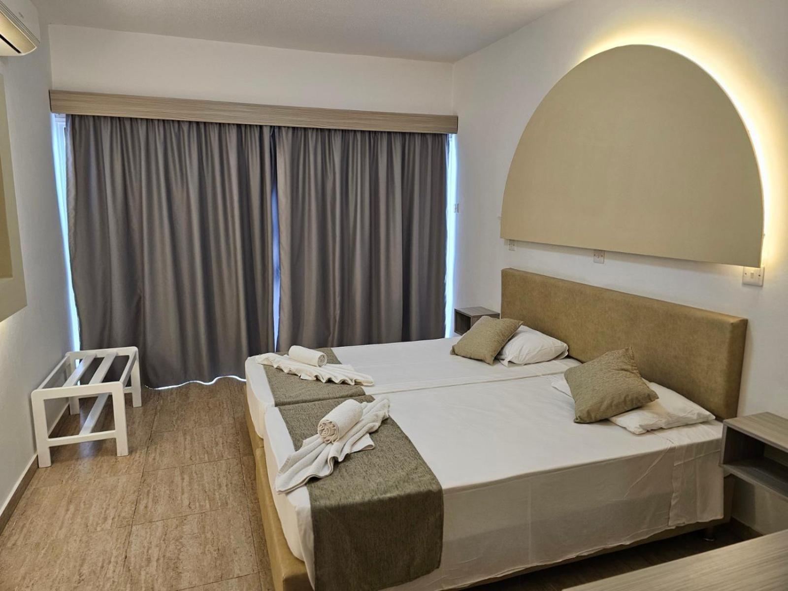 Penelope Beach Hotel Apts Protaras Exterior photo